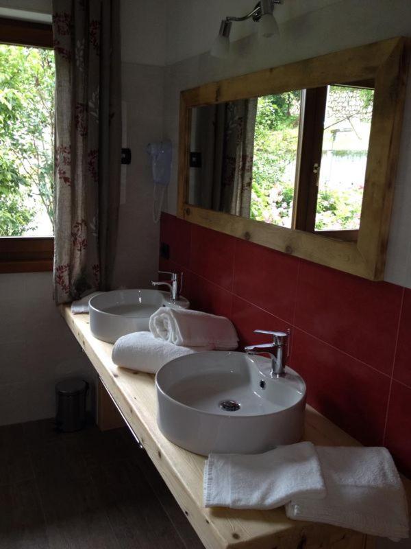 Fra Rose E Mughi Bed & Breakfast Domegge di Cadore Exterior photo