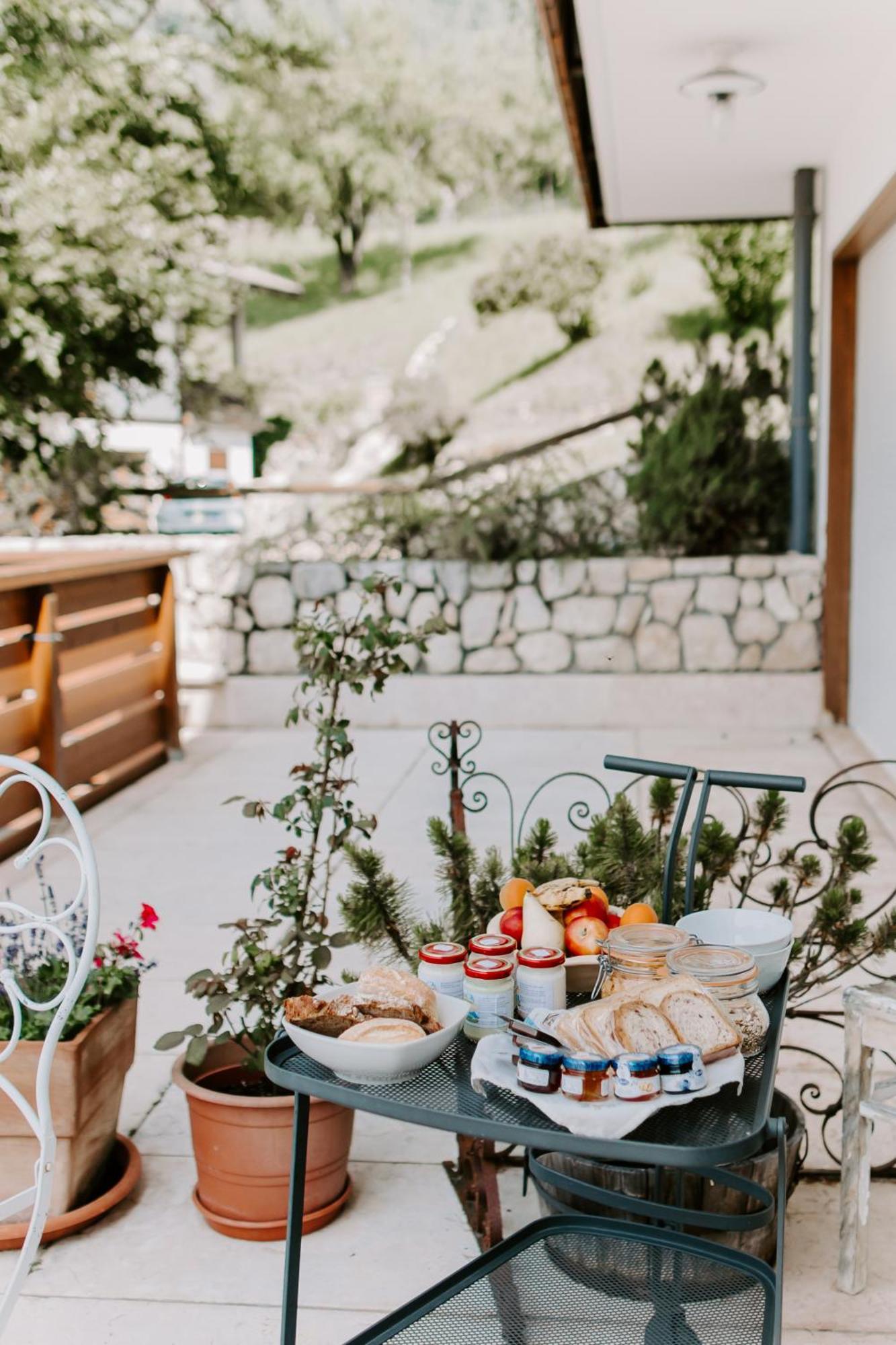 Fra Rose E Mughi Bed & Breakfast Domegge di Cadore Exterior photo