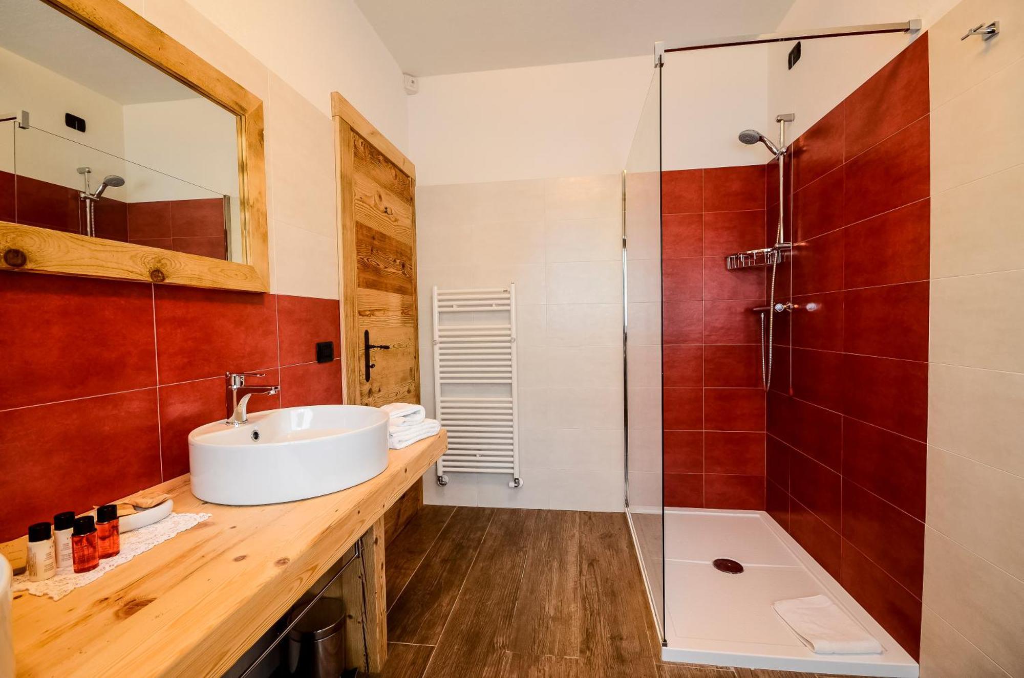 Fra Rose E Mughi Bed & Breakfast Domegge di Cadore Exterior photo